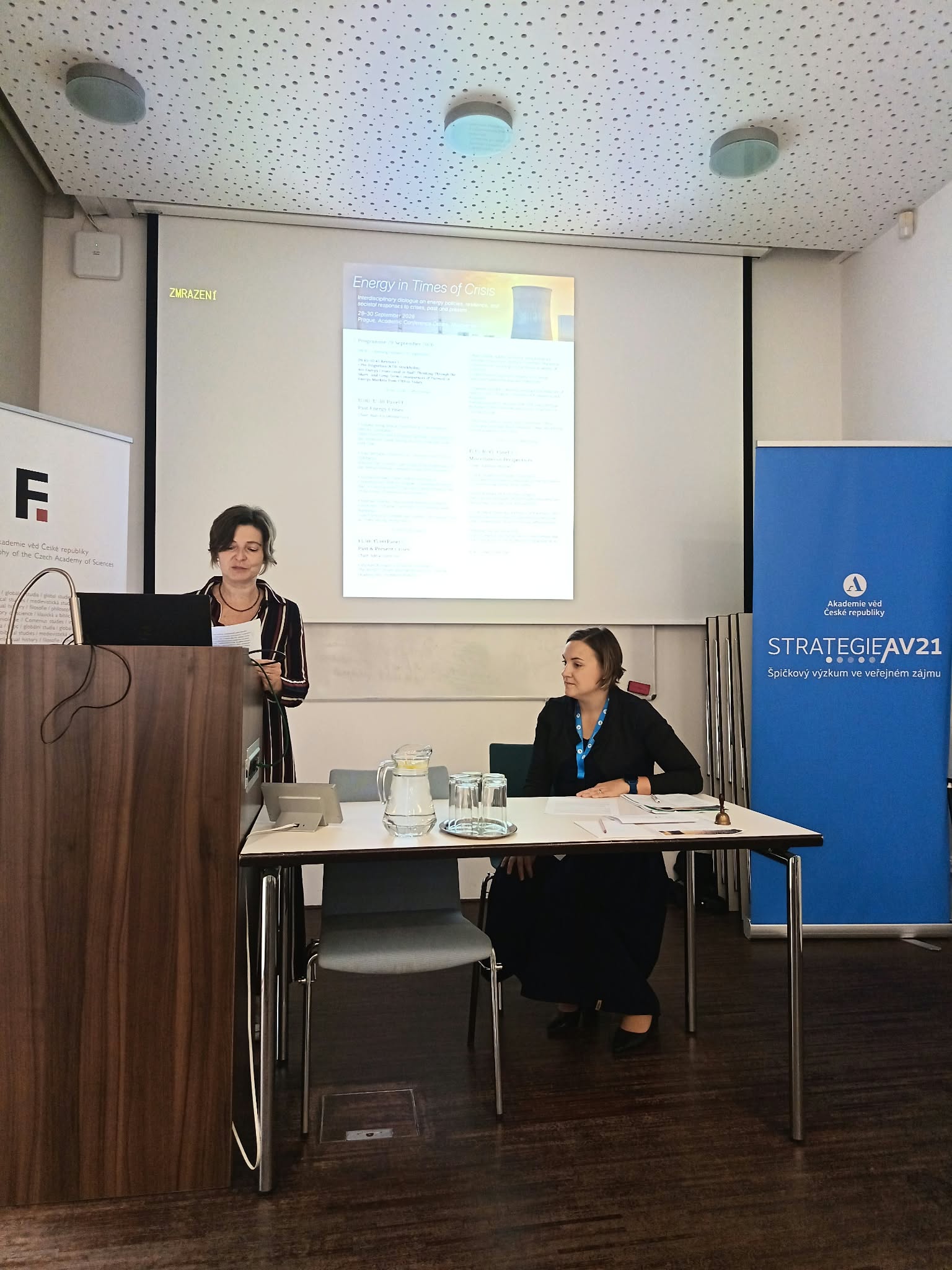 Mezinárodní konference v Praze propojila historickou a technickou expertizu: jak nás minulé krize učí zvládat budoucnost